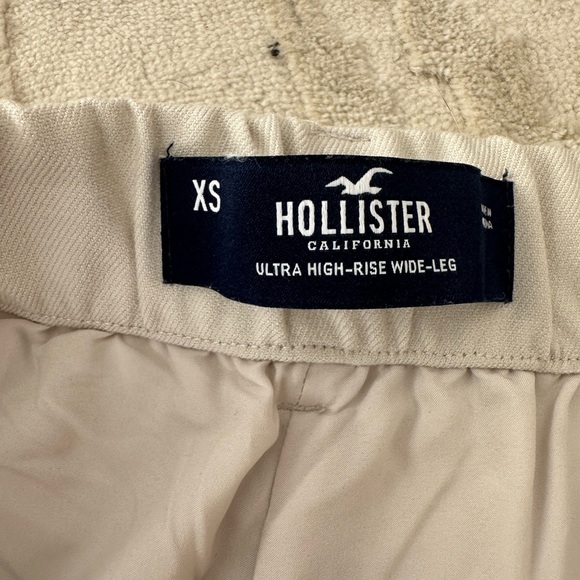 Hollister Ultra High-Rise Trousers - Picture 4 of 4